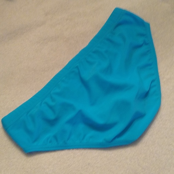 Modus Vivendi Swimsuit - Picture 2 of 6